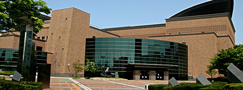 福岡市総合図書館（百道浜）（福岡）